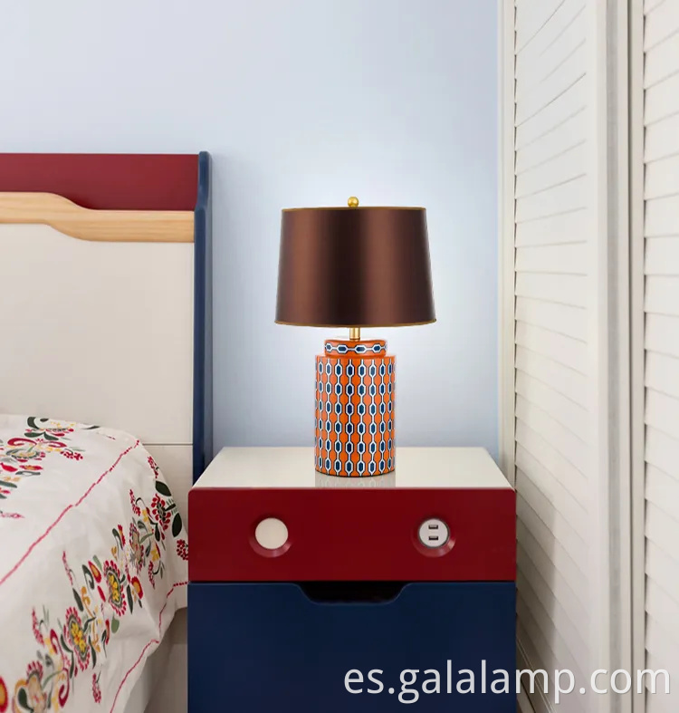 Elegante lámpara de mesa LED E27 con diseño de cerámica china